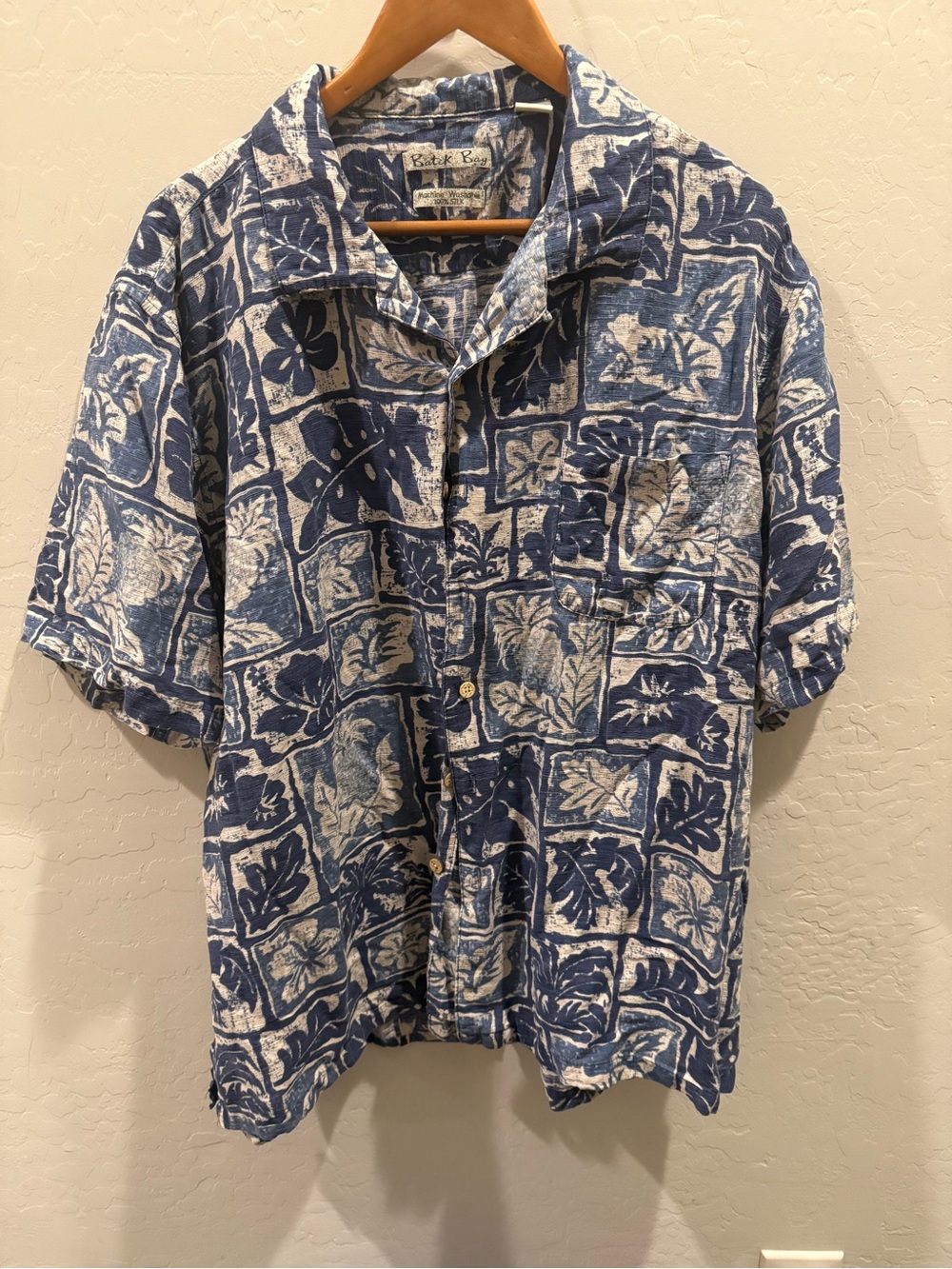 Batik Bay Men's XXL Blue Floral Hawaiian Camp Shirt 100% Silk